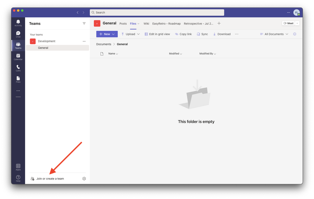 Microsoft Teams screenshot with an red arrow pointing to "Join or create a team" button