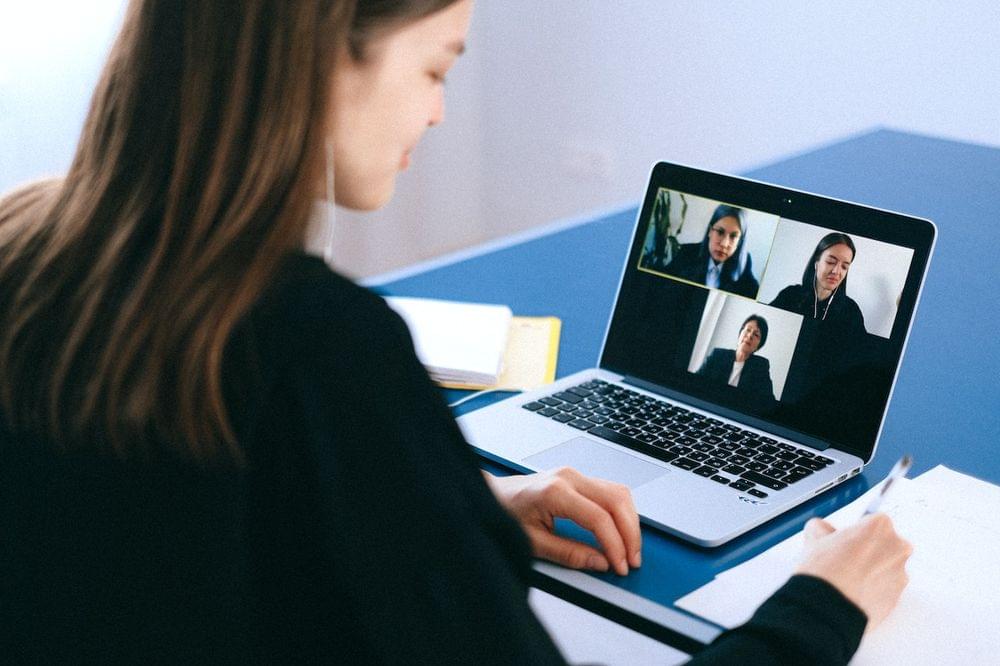 Meeting between women via video conference